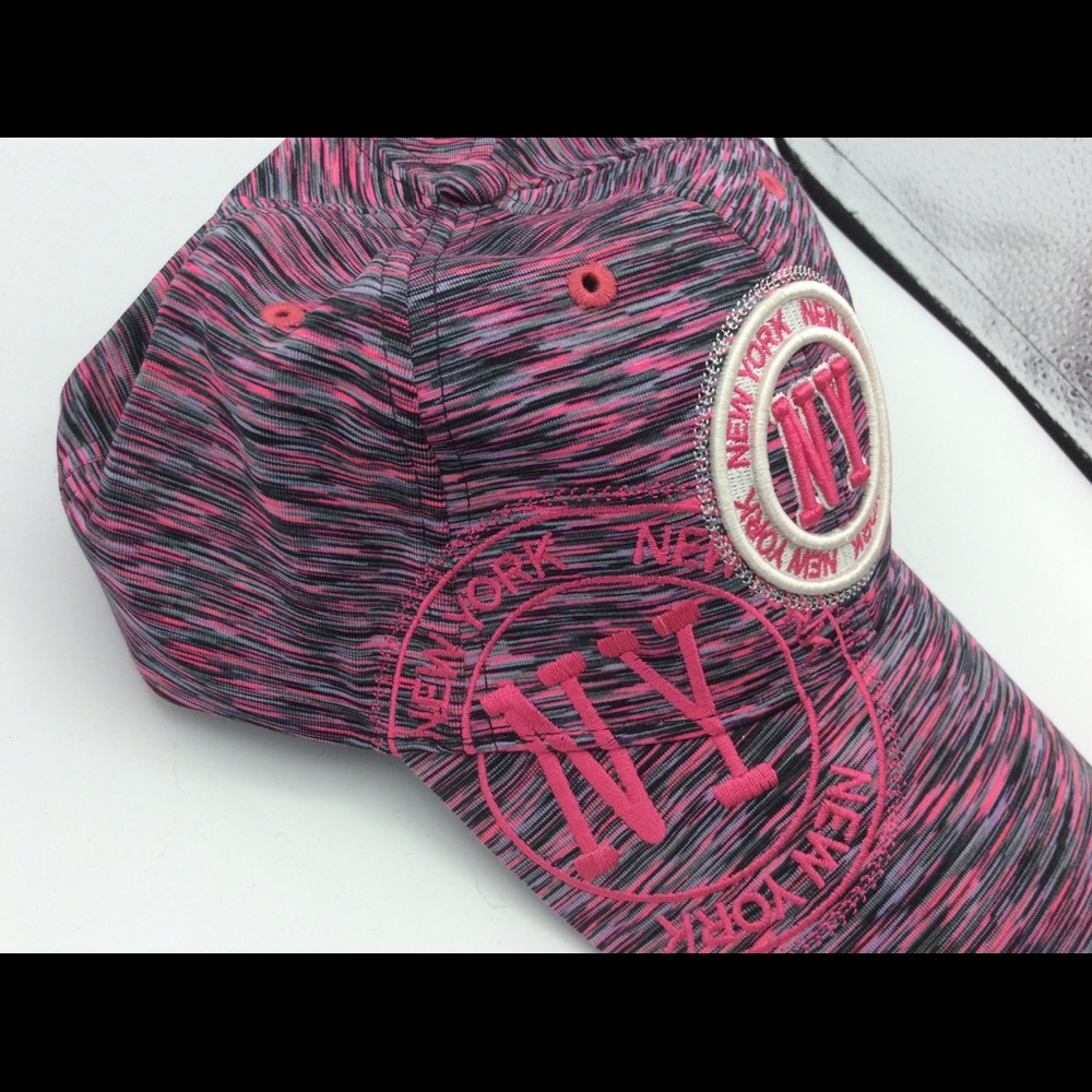 NWOT Robin Ruth New York ball cap.